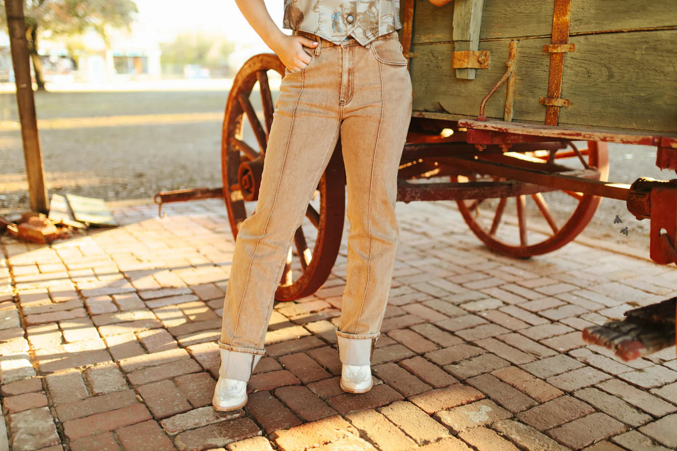 Buckskin Bae Jeans By 2Fly